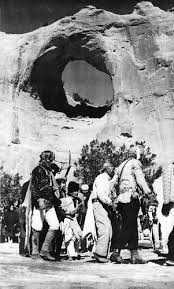 Navajo Tribe At Window Rock Arizona 26 Jan 1955 By Marion Doss Native American Land Native American Peoples Native American Images