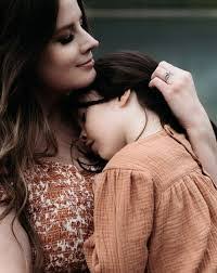 Kelsey Layman's Instagram, Twitter & Facebook