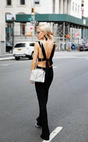 A l'instar d'une poignée de précurseurs, le vignoble de cheval blanc, propriété de lvmh, s'est récemment converti à l'agroécologie, un mode de culture qui consiste à renforcer la fertilité des sols en réintroduisant d'autres espèces vivantes dans l'écosystème. Soldes Tenu Classe Femme En Stock