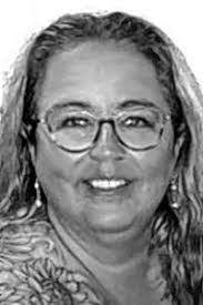 Lynn Monk's Instagram, Twitter & Facebook