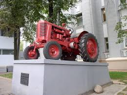 These tractors are very well known throughout the commonwealth of independent states and are exported to more than 100 countries worldwide, including the united states and canada. Datei Tractor Belarus Mtz 2 2 Jpg Wikipedia