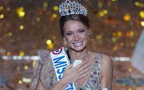 En prévision du concours de miss france 2021, les comités régionaux enchaînent les élections pour choisir leurs représentantes. Qui Est Amandine Petit Miss Normandie Devenue Miss France 2021 Le Parisien