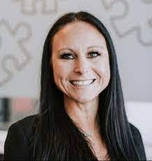 Sharon Morneault's Instagram, Twitter & Facebook