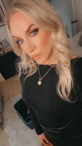 Quick contour moment for a Night out ✨🥰💄, Beat… but make it #snatural ,  @scottbarnescosmetics Snatural no. 1 palette , 🪄 contour @fentybeauty in  shade mocha , 🌟 concealer @tartecosmetics shape tape ...