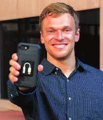 LGBTQ advocate, author to speak at Cashion tonight