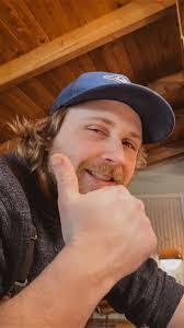 Becky Blade's Instagram, Twitter & Facebook