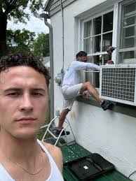 Brent Dubose's Instagram, Twitter & Facebook