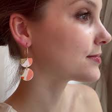 Orecchini a cerchio LORI ORANGE placcati oro 24 carati, orecchini in pasta  polimerica con ornamenti in pasta polimerica, orecchini terrazzo in oro  arancione