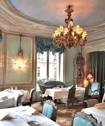 Laduree Maison De Macarons Et Fabricant De Douceurs Depuis 1862 Paris Interiors Paris Tea Laduree Paris