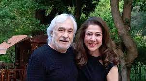 Canlı yayın sırasında uğur dündar'ı telefonla arayan ve iki gazetecinin de ortak dostu olan sanatçı müjdat gezen, dündar'a yanındayız dedi. Turk Tiyatrosunun Buyuk Ustadi Mujdat Gezen Sozcu Haftasonu Na Konustu Son Dakika Haberleri