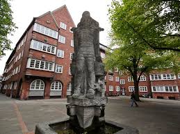 Die schuhe sind nur einmel kurz. Hummel Denkmal Hamburg Adresse Bilder Informationen Hamburg De