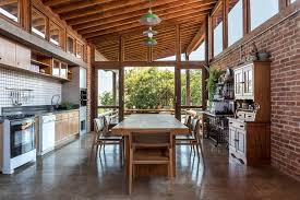 Holiday Family Home Built Of Red Stone And Old Bricks Casa Do Lago Arquiteta Casas
