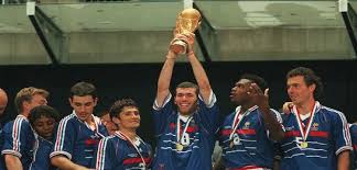 فيلم عن بطولة كأس العالم عام 1998 المقامة في فرنسا وكان بطلها منتخب فرنسا. Ù†Ø¬ÙˆÙ… ÙØ±Ù†Ø³Ø§ 98 ÙŠÙˆØ§Ø¬Ù‡ÙˆÙ† Ù…Ù†ØªØ®Ø¨ Ø§Ù„Ø¹Ø§Ù„Ù… Ù‚Ø¨Ù„ Ù…ÙˆÙ†Ø¯ÙŠØ§Ù„ Ø±ÙˆØ³ÙŠØ§ ÙŠÙ„Ø§ÙƒÙˆØ±Ø©
