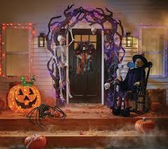 From bats and bloody handprints to friendly ghosts and giant spiders, these are the coolest, creepiest, and most fun window decorations you can showcase this halloween. Best Home Depot Halloween Decorations Inflatables 2018