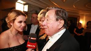 Mal in seiner loge den wiener opernball feiern. Wiener Opernball Richard Lugner Trifft Auf Seine Ex Cathy
