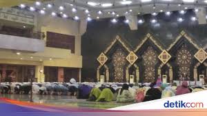 Namun sebelum dan sesudah mengerjakan sholat wajib tersebut terdapat ibadah sholat sunnah yang bisa dikerjakan oleh umat muslim. Niat Sholat Sunnah Sebelum Subuh Ini Arab Latin Dan Artinya