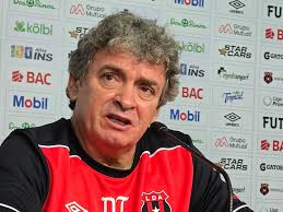 Alajuelense está en la gran final al vencer a Saprissa con todo y apagón