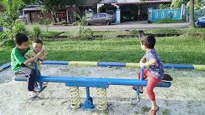 Ruang aktiviti halaman luar taska. Main Jongkang Jongket Youtube