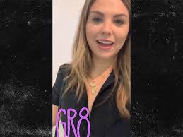 Hannah Brown Stuck In An Airport