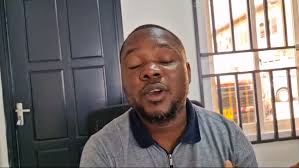 Mielando Atompai, voorzitter van de Surinaamse Politiebond, steekt zijn  ontevredenheid over de aanpak van de verruwende criminaliteit niet onder  stoelen of banken. Gebrek aan goed beleid is volgens ...