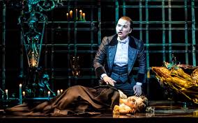 На роль призрака претендовали джон траволта и антонио бандерас. The Phantom Of The Opera London Tickets Her Majesty S Theatre