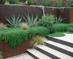 84 Ideen Fur Stutzmauer Im Garten Bauen Hangsicherung Und Blickfang Gartenmauern Bepflanzung Pflanzen