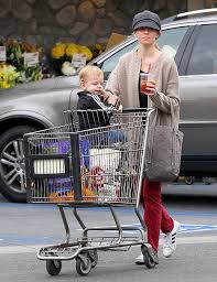 Elizabeth banks' sons felix and magnus are living a joyous life with their parents. Elizabeth Banks Steps Out After Son Magnus Birth Elizabeth Banks Celebrity Moms Celebrity Kids