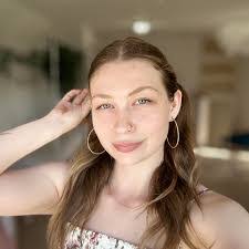 Gabriela Bishop's Instagram, Twitter & Facebook