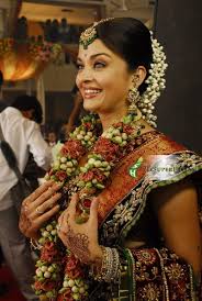 Aishwarya Rai S South Indian Style Godh Bharai Indian Bridal Sarees South Indian Bride Indian Bride Aishwarya rai bachchan's godh bharai was a star studded affair with celebrities like dimple kapadia, urmila matondkar, asha parekh, twinkle khanna, sonali. south indian style godh bharai