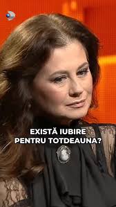 Există iubire pentru totdeauna?, Corina Dănilă a copilărit în satul  Hârtoape, alături de fratele ei mai mic, în grija iubitoare a bunicilor  materni, pe care îi descria ca pe personaje coborâte din ...