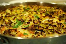Infine rotolate nel pangrattato e date la forma tonda: Ricetta Del Pasticcio Di Patate E Verza Al Forno Gratinato