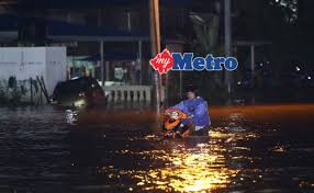 Banjir | beberapa kampung di hulu langat dinaiki air. Sampai Pinggang Di Hulu Langat