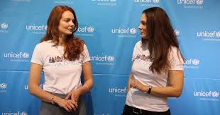 Page not official eniko mihalik was born in bekescsaba, hungary on may11 1987. 6 6 Milllio Forintot Gyujtott Az Unicef Nek Mihalik Eniko Gardrobvasara