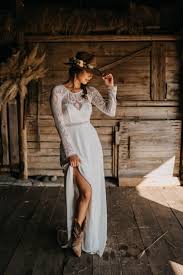 Check spelling or type a new query. Western Hochzeit Moderne Country Inspiration Mit 5 Brautoutfits