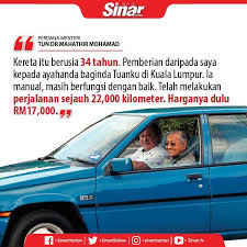 Khairy turut membulatkan bahagian tertentu dalam gambar berkenaan, iaitu kereta terbang. Kereta Proton Saga Miliki Sejarah Tersendiri