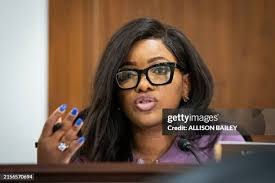 Jasmine Bailey's Instagram, Twitter & Facebook