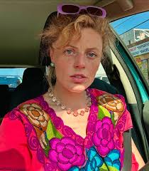 Charlotte Beach (@scarlettepeach) • Instagram photos and videos