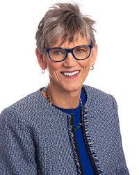 Julie Wescott's Instagram, Twitter & Facebook