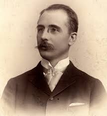 Who are Elizabeth Holmes' famous Cincinnati relatives?