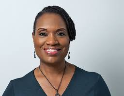 Pamela Bowles's Instagram, Twitter & Facebook