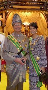 Upon returning from the united kingdom in 1989, hishammuddin joined umno. Kenali Keluarga Diraja Pahang Warisan Melayu Pahang Facebook