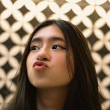 Profile for Laura Tula