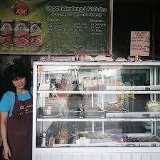 Anda bisa memilih lokasi sesuai dengan kenyamanan anda. 28 Kuliner Khas Surabaya Yang Legendaris Dan Murah Meriah