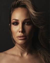 It's been a hot minute since I posted, but happy Monday. Client Iraida Brown  HMUA Sara Eudy Stylist Omar Lisandro