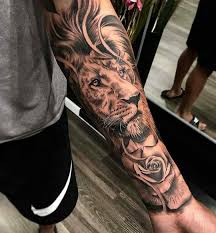 De l'épaule au poignet, le bras offre un terrain propice à votre libre expression, ainsi qu'à celle de votre tatoueur. Tatouage Avant Bras Homme Motifs Et Styles Varies