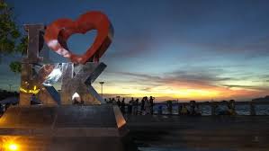 Sabah adalah negeri kedua terbesar di malaysia yang terletak di bahagian utara borneo. Tempat Menarik Di Sabah Kota Kinabalu Kundasang Blog Pakej My