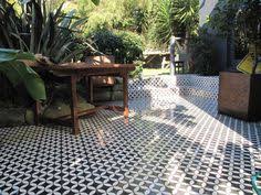 Maybe you would like to learn more about one of these? 42 Idees De Terrasse Carreaux De Ciment Carreau De Ciment Ciment Carreaux Ciment