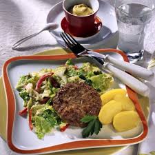 Hacksteak Mit Wirsinggemuse Diabetiker Rezept Lecker Rezept Hacksteak Rezepte Wirsinggemuse