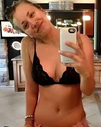 Dalton Oliveira | #kissyface #kissme #kiss #kisses #kawaii #kaleycuoco # kaley #cuoco #thebigbangtheory #tbbt #penny #facebook #face #instagram #the #threads... | Instagram