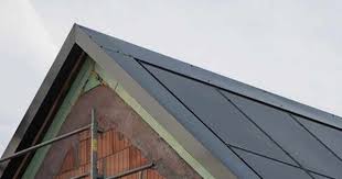 Blechdach Mit Optisch Integrierten Standard Pv Modulen Blechdach Blechdach Haus Wohnarchitektur